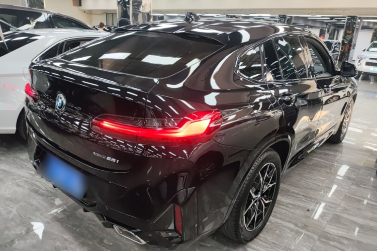 BMW X4 2023 car image #7