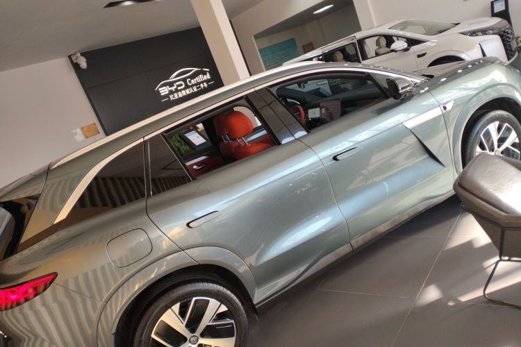 BYD Tang L 2025 immagine di auto #7