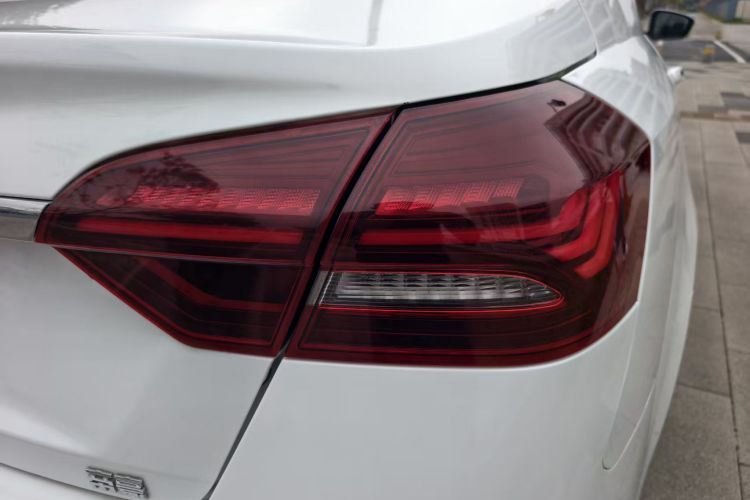 GEELY Emgrand 2021 car image #7