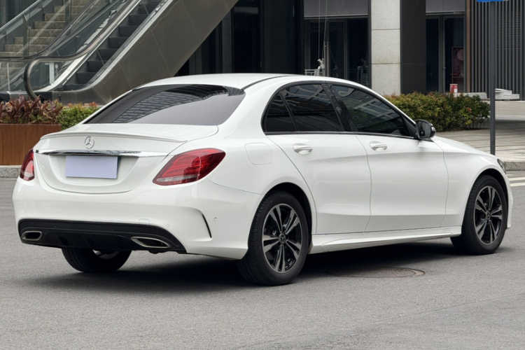 Mercedes-Benz C Class 2018 car image #7