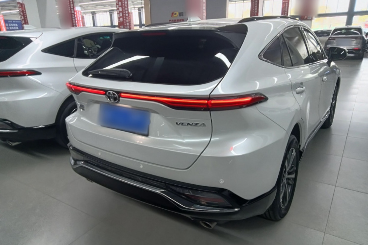 Toyota Venza 2023 صورة سيارة #7