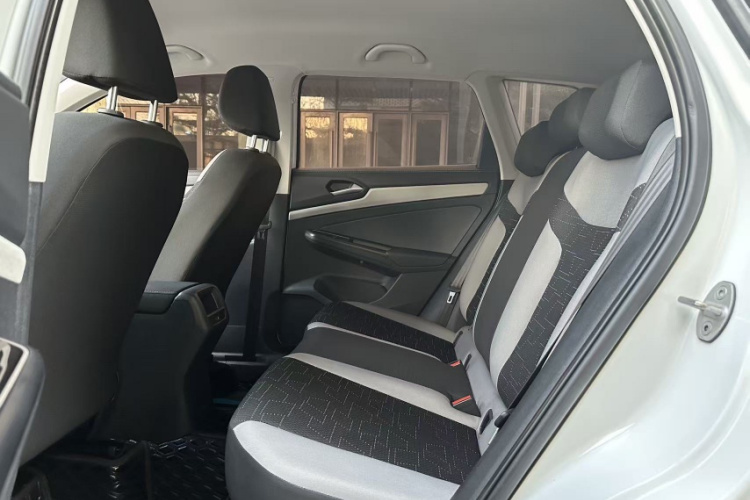 VS5 2023 car image #7
