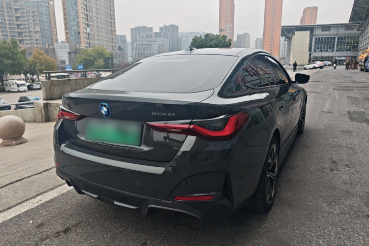 BMW i4 2022 car image #7