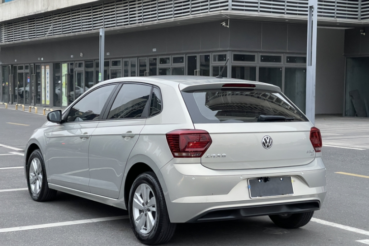 Volkswagen Polo 2019 car image #7