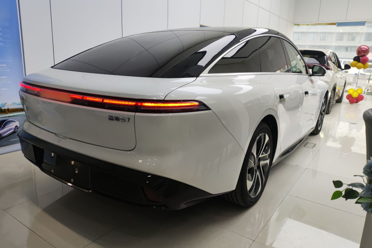 Forthing S7 2025 immagine di auto #7