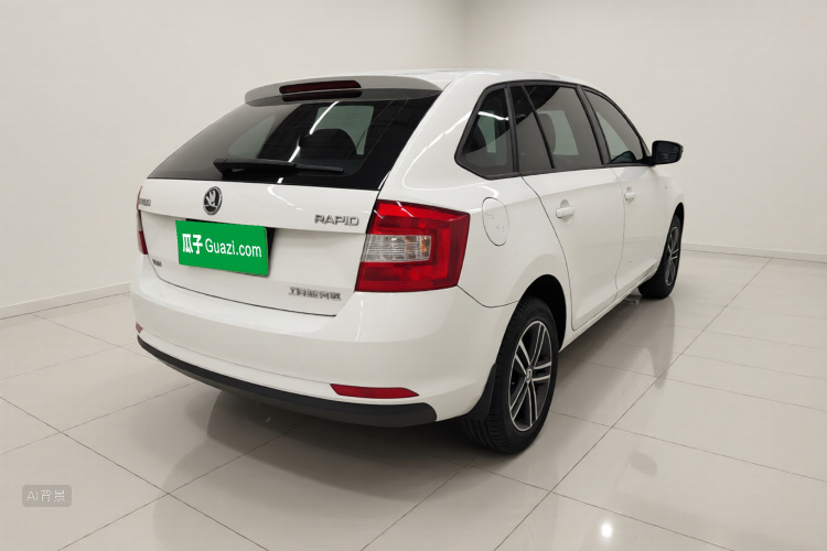 Skoda Rapid Spaceback 2017 car image #7