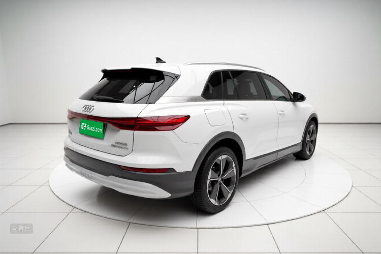 Audi Q5 e-tron 2022 #7 Audi Q5 e-tron 2022 صورة سيارة #7