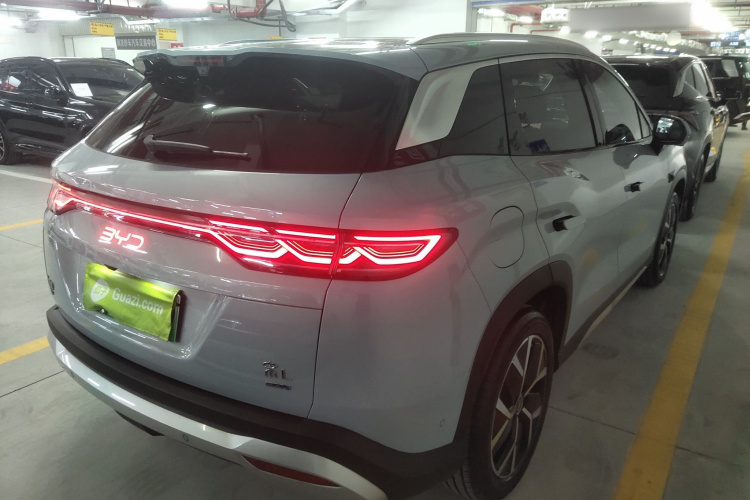 BYD SongL DM-i 2025 #7 BYD SongL DM-i 2025 car image #7