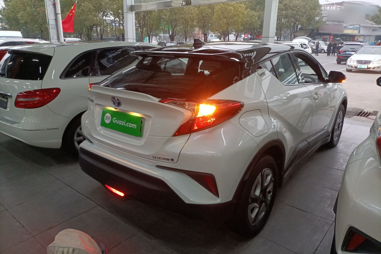 Toyota C-HR EV 2021 изображение автомобиля #7