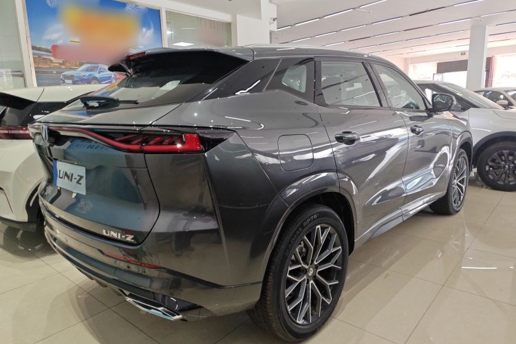 Changan UNI-Z PHEV 2025 #7 Changan UNI-Z PHEV 2025 car image #7