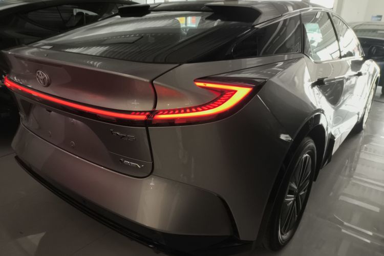 Toyota bZ5 2025 car image #7