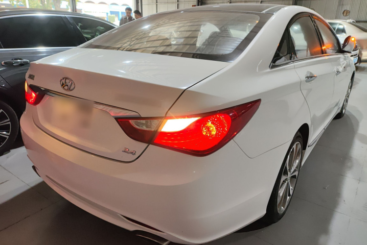 Hyundai Sonata 2015 car image #7