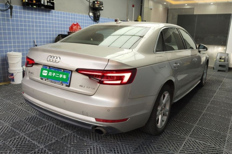 Audi A4L 2018 car image #7