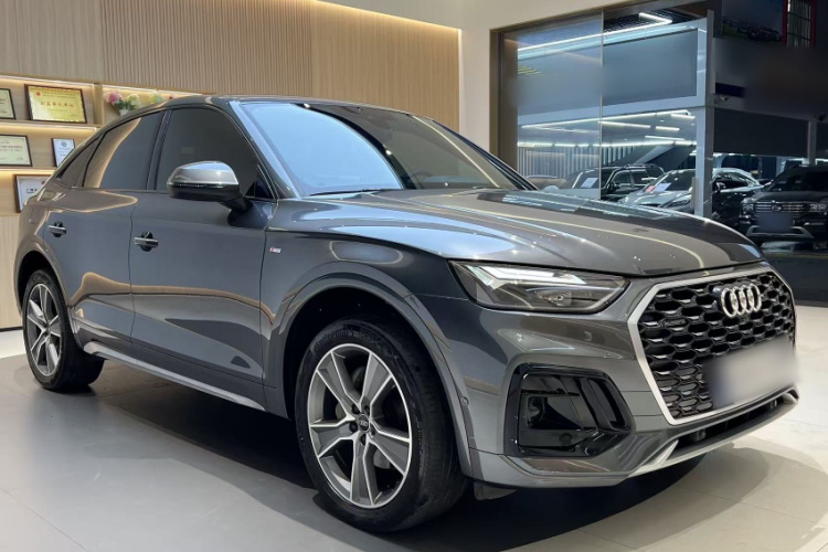 Audi Q5L Sportback 2023 immagine di auto #7