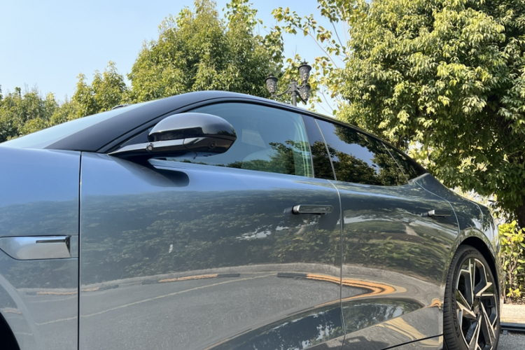Lynk & Co 2025 car image #7