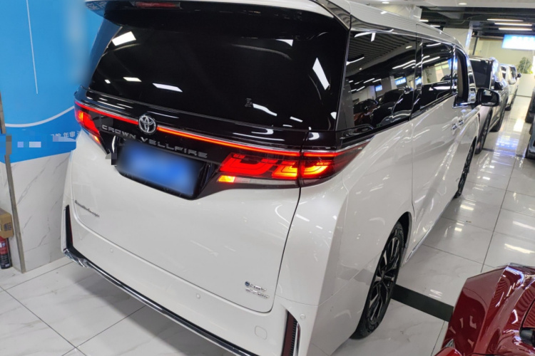 Toyota Vellfire 2024 car image #7