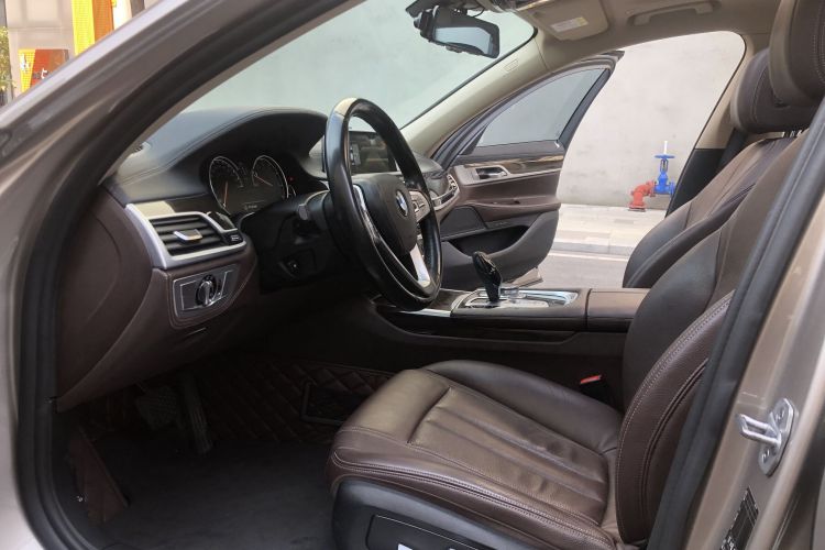 BMW 7 Series 2018 car image #7