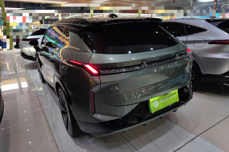 Lynk & Co 08 EM-P 2023 car image #7