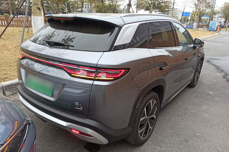 BYD SongL DM-i 2025 #7 BYD SongL DM-i 2025 car image #7