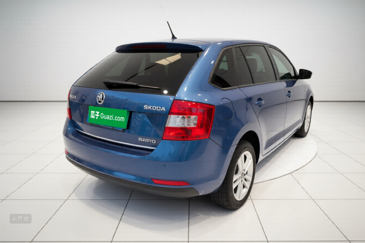 Skoda Rapid Spaceback 2014 car image #7