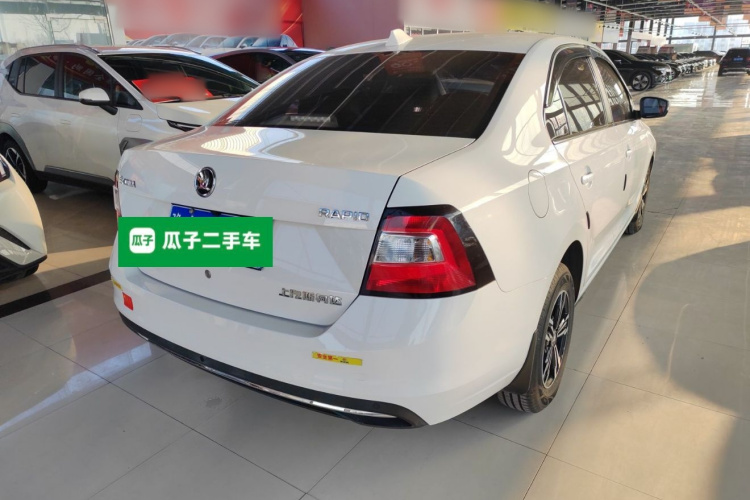 Skoda Rapid 2019 car image #7