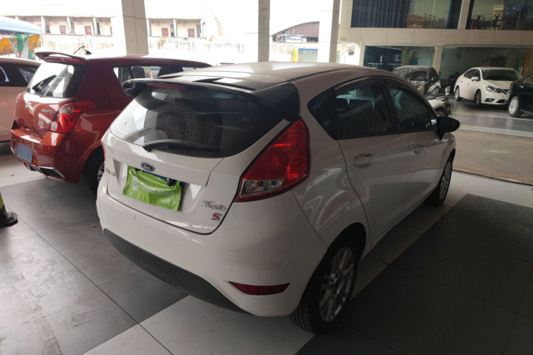 Ford Fiesta 2015 car image #7