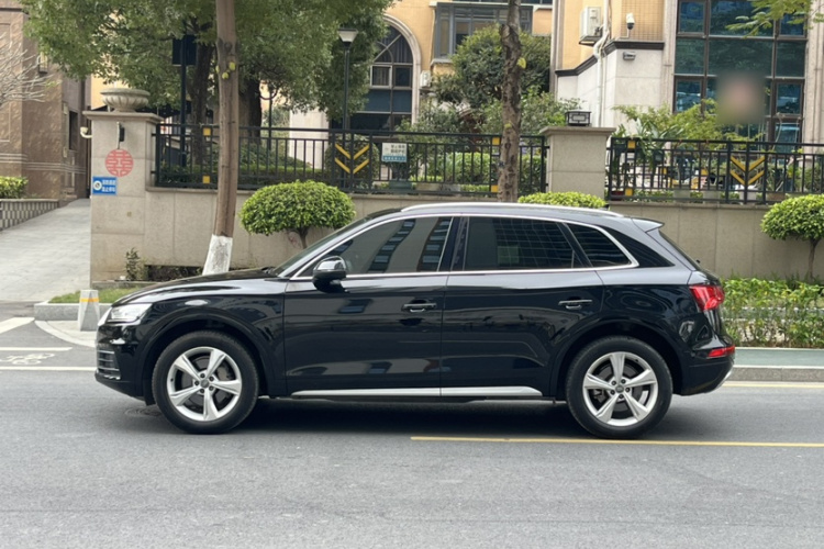 Audi Q5L 2020 car image #7