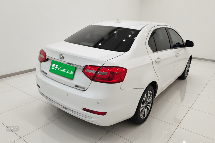 Great Wall C30 2016 car image #7