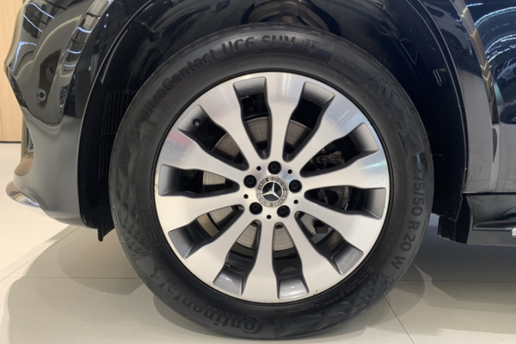 Mercedes-Benz GLS Class 2018 car image #7