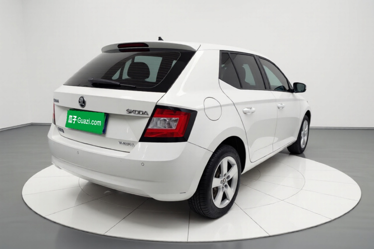Skoda Fabia 2016 #7 Skoda Fabia 2016 car image #7