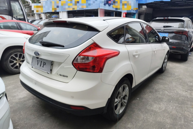Ford Focus 2014 car image #7