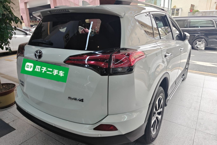 Toyota RAV4 2019 #7 Toyota RAV4 2019 car image #7