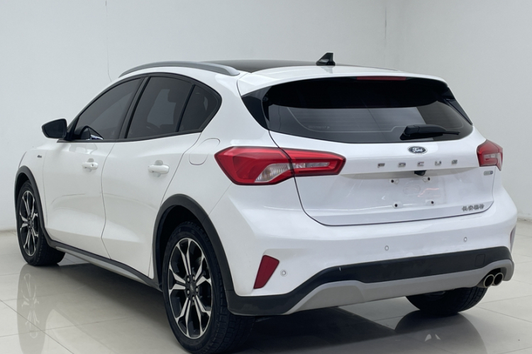Ford Focus Active 2020 #7 Ford Focus Active 2020 صورة سيارة #7