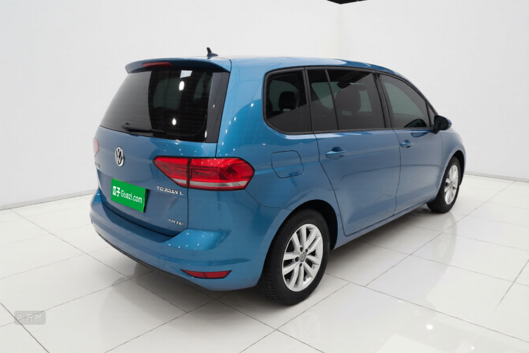 Volkswagen Touran 2020 #7 Volkswagen Touran 2020 car image #7