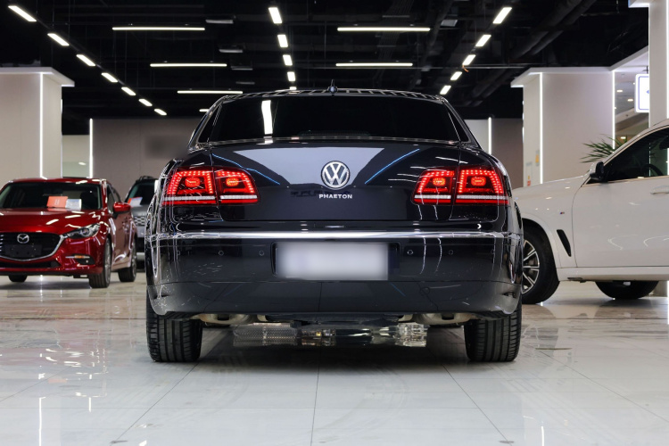 Volkswagen Pheaton 2017 immagine di auto #7