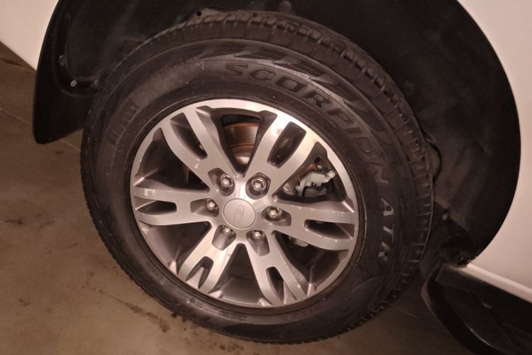 Ford Everest 2017 صورة سيارة #7