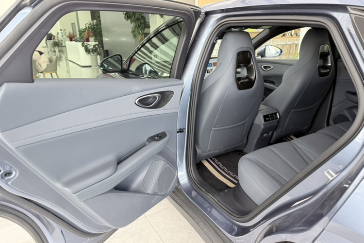 Denza Z9 2024 #7 Denza Z9 2024 car image #7