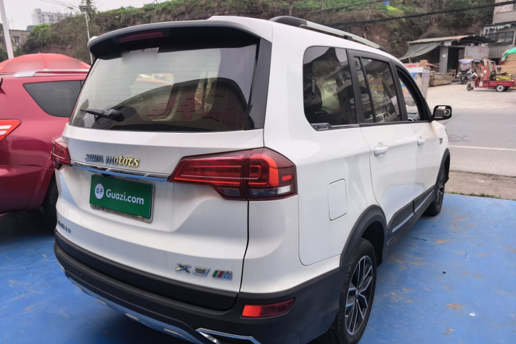 SWM X3 2021 صورة سيارة #7