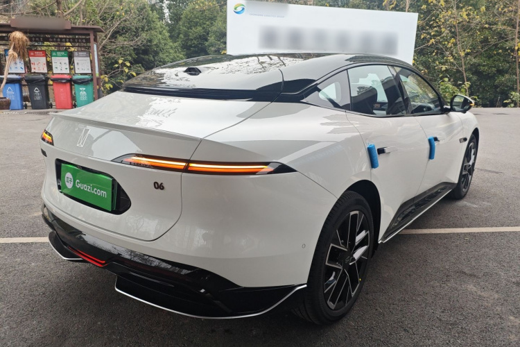 Avatr 06 2025 #7 Avatr 06 2025 car image #7