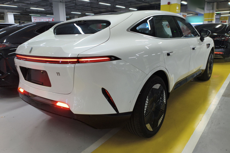 Avatr 11 2025 #7 Avatr 11 2025 car image #7