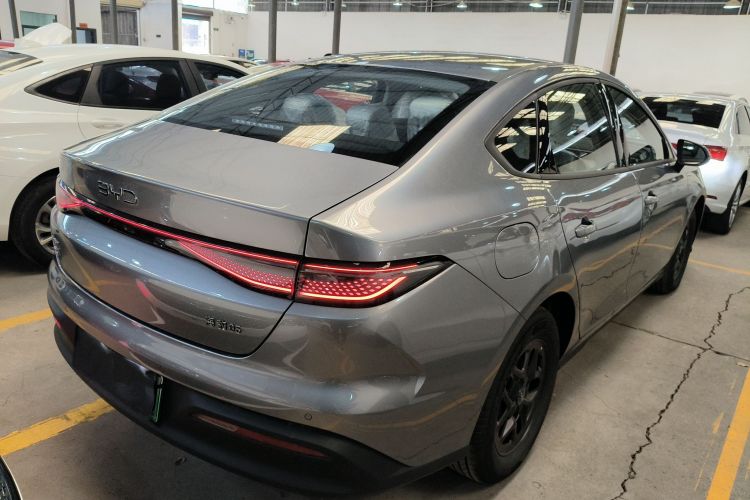 BYD Seal 05 DM-i 2025 #7 BYD Seal 05 DM-i 2025 car image #7