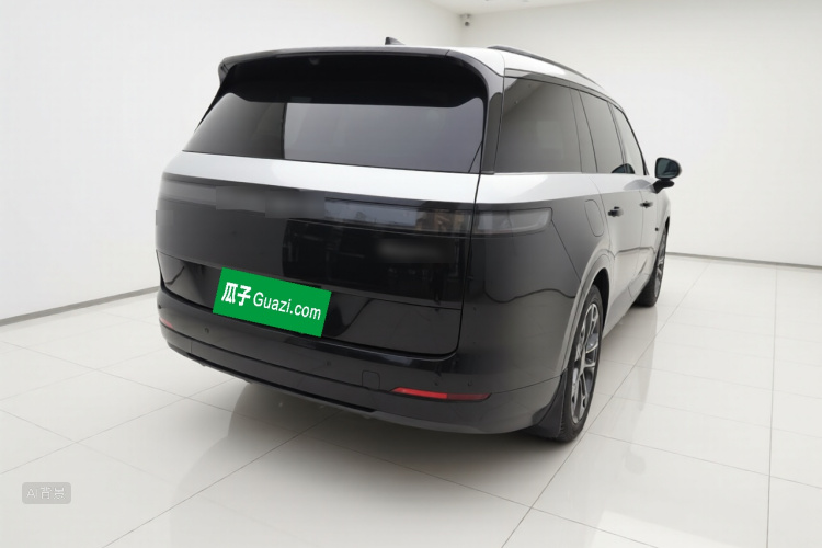 Lynk & Co 900 2025 car image #7