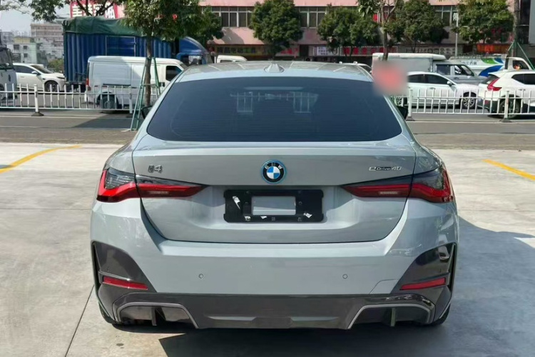 BMW i4 2022 #7 BMW i4 2022 car image #7