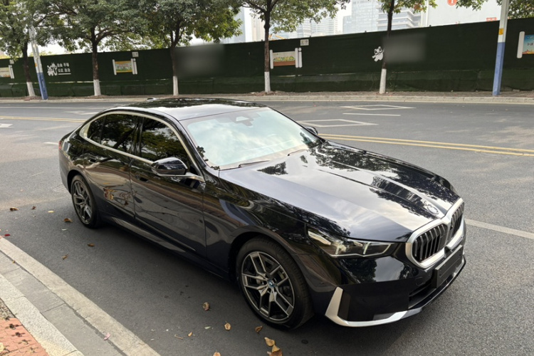 BMW i5 2024 car image #7