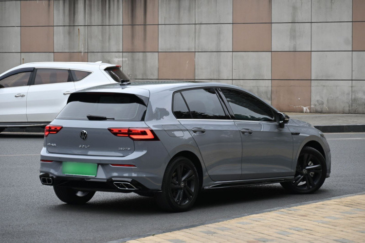 Volkswagen Golf 2022 car image #7