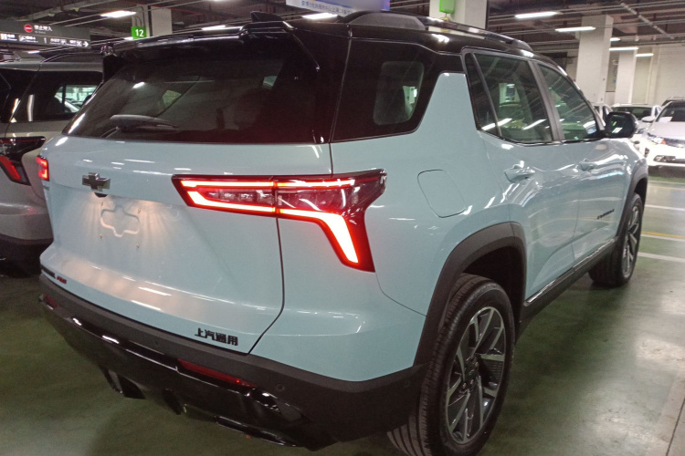 Chevrolet Equinox Plus 2025 car image #7