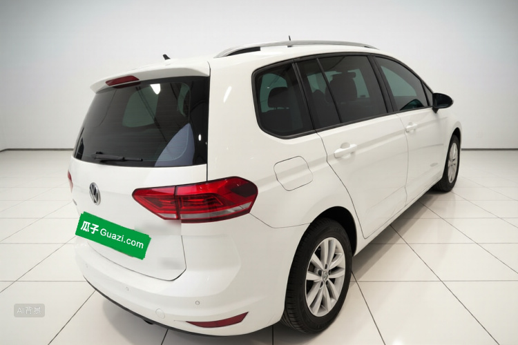 Volkswagen Touran 2018 immagine di auto #7