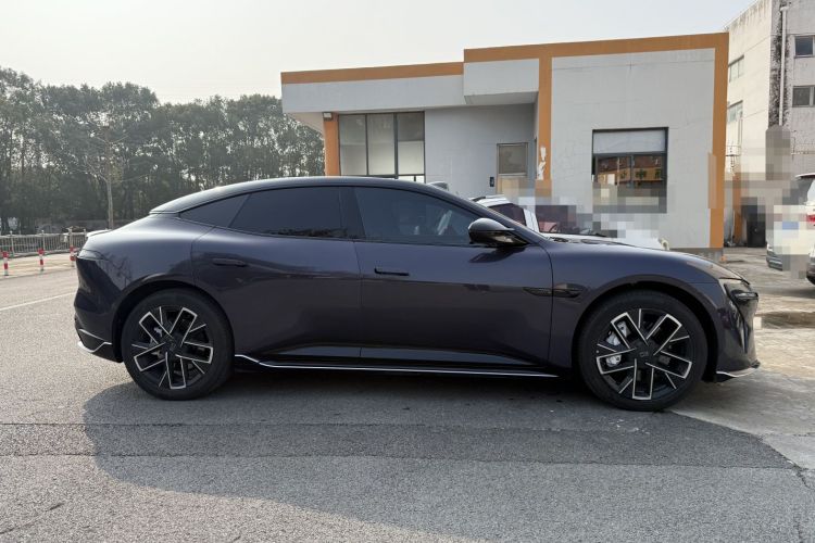 Avatr 06 2025 car image #7