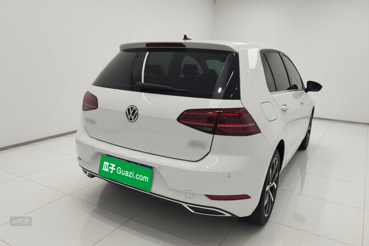Volkswagen Golf 2018 car image #7