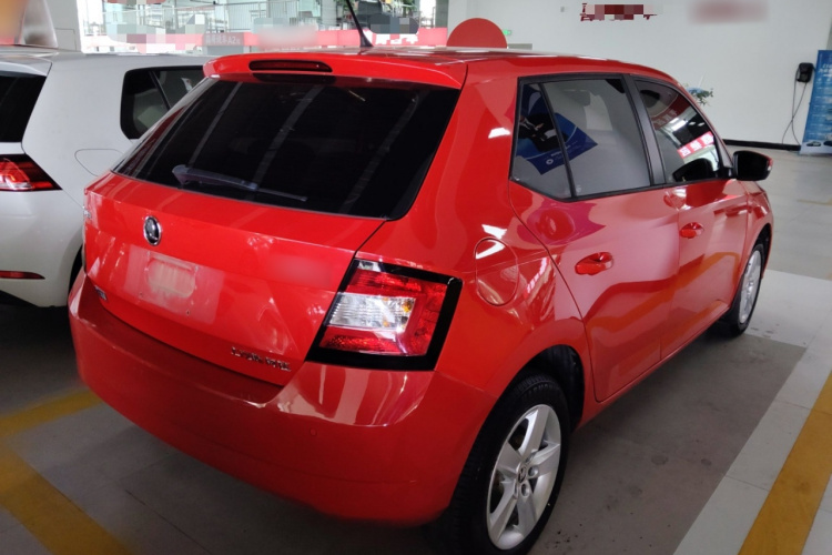 Skoda Fabia 2016 immagine di auto #7